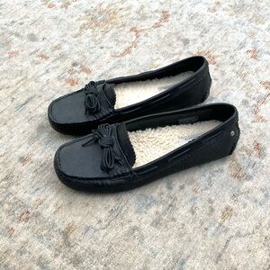Ugg Women’s Black Leather Fleece Lined Loafers Sz 8